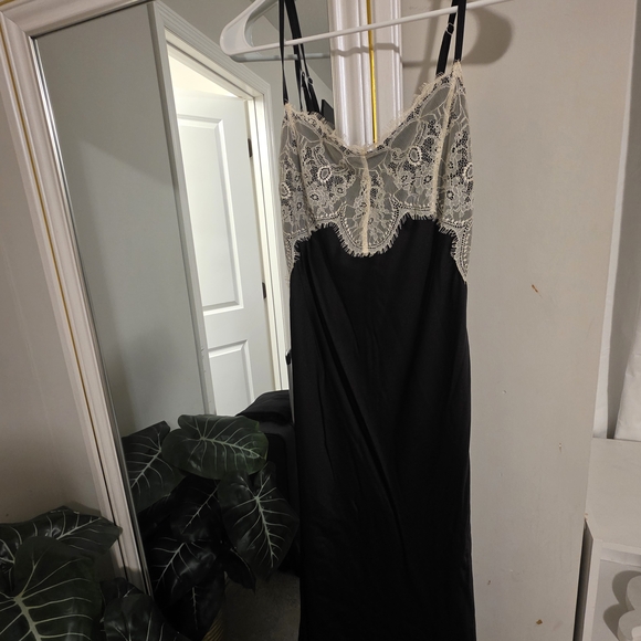 wild fable Dresses & Skirts - Wild Fable Black and Cream Strapless Dress